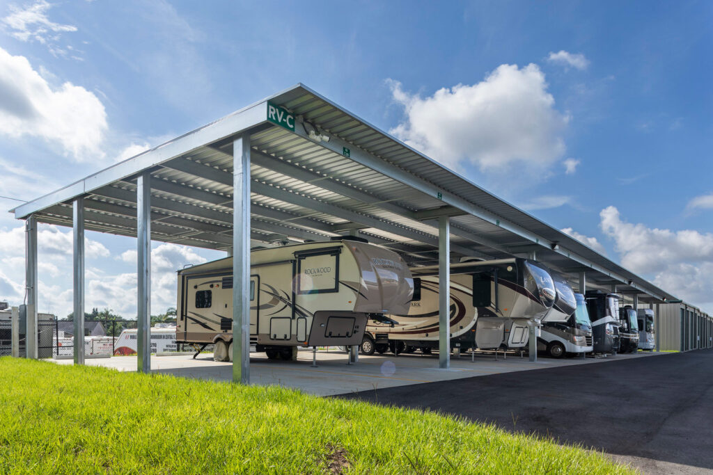 RV long-term parking in mason city, iowa